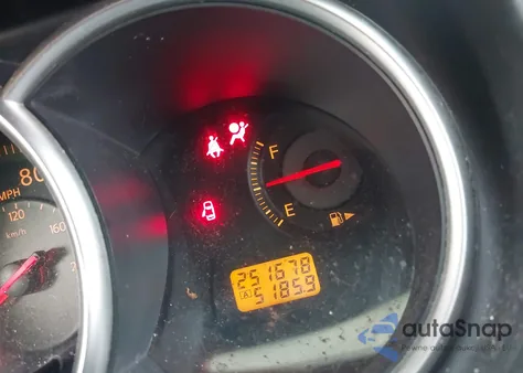 2008 Nissan Versa 1.8S z USA, uszkodzony, nr VIN 3N1BC11E28L395736